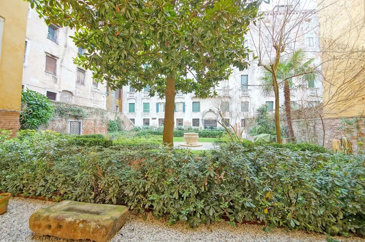 Dolcevita Apartments N 386 Venice 0*,  Italy